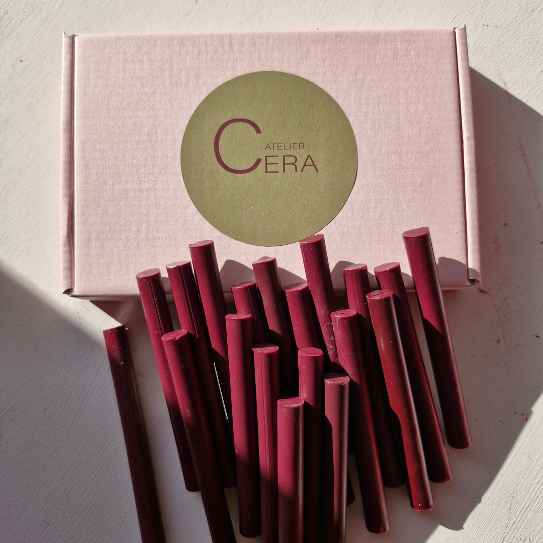 Bulk pack of 250 burgundy sealing wax sticks, 11mm diameter, displayed with a branded box. Ideal for crafts, weddings, and letters.