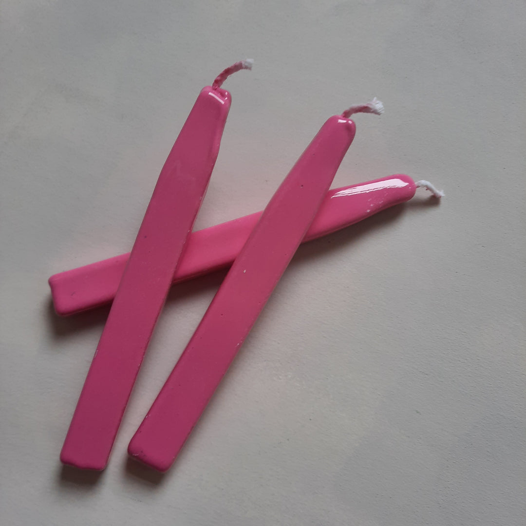 Set of three hot pink sealing wax sticks in Notting Hill Pink, handcrafted in Britain for traditional sealing purposes.