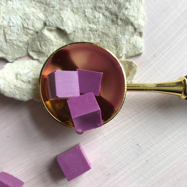 Sealing Wax Beads Magenta - Atelier - Cera  Sealing Wax Beads Magenta Atelier - Cera  Sealing Wax Beads Magenta